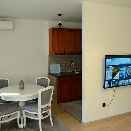 Spacious And Modern Apartment In Town Center Konjic Exterior photo